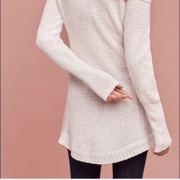 🔴 Angel of the North White Cowl Neck Sweater - Picture 3 of 6